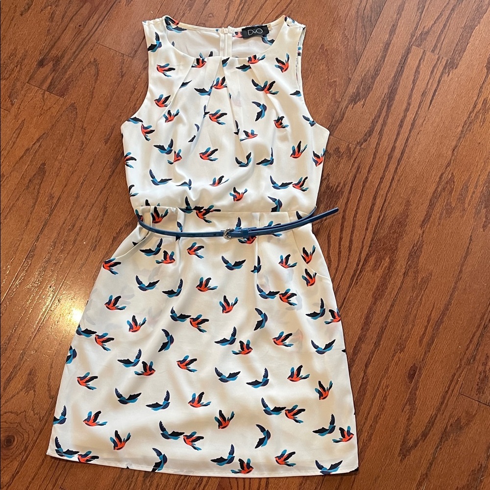 DV by Dolce Vita White and Blue Bird Print Mini Dress